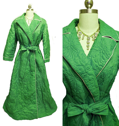 *VINTAGE LATE '60s QUILTED ROBE FROM HONG KONG IN LILY PAD - LARGE SIZE