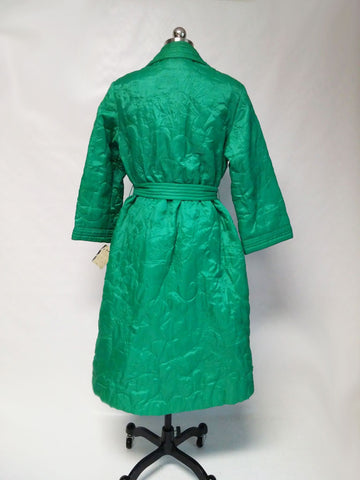 *VINTAGE ‘60s LORD & TAYLOR TEAHOUSE QUILTED ROBE FROM HONG KONG IN EMERALD – NEW OLD STOCK WITH TAGS