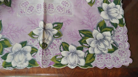VINTAGE LARGE WHITE WATER LILY LAVENDER SCALLOPED HANDKERCHIEF HANKIE HANKY