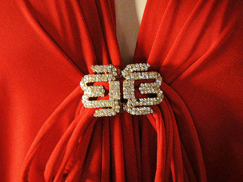 *STUNNING VINTAGE LUCIE ANN BEVERLY HILLS GODDESS DRESSING GOWN / EVENING GOWN WITH DAZZLING RHINESTONE CLASP