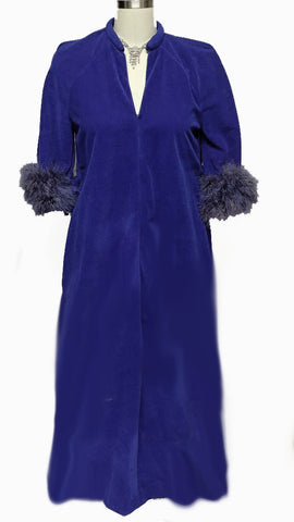 *VINTAGE MERLE NORMAN VELVETY DRESSING GOWN ROBE ADORNED WITH FLUFFY MARABOU IN RENAISSANCE BLUE