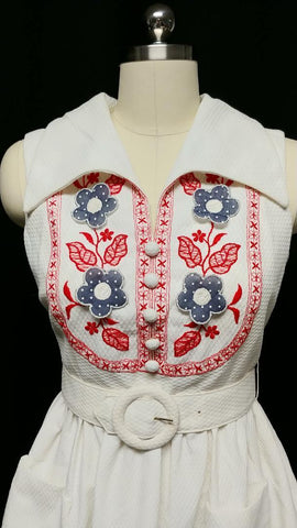 *VINTAGE MISS ELLIETTE BELMAN DIAMOND'S PIQUE DRESS ADORNED WITH EMBROIDERY AND APPLIQUES WITH A METAL ZIPPER