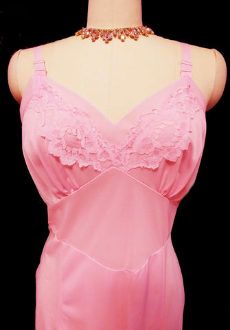 *VINTAGE '60s MOVIE STAR LACE SLIP IN BUBBLE GUM PINK