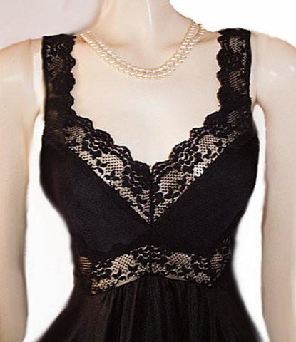 *VINTAGE OLGA-LOOK LADY CAMEO SPANDEX LACE 14-FEET GRAND SWEEP NIGHTGOWN IN DEVIL'S FOOD