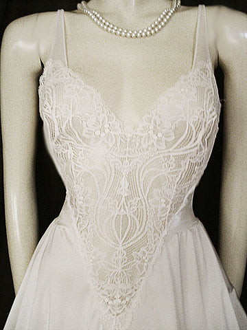 VINTAGE OLGA BRIDAL ALL LACE BODICE SPANDEX NIGHTGOWN WITH SHEER BACK IN OYSTER - SIZE MEDIUM