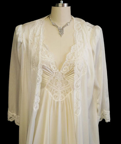 *VINTAGE BRIDAL TROUSSEAU OLGA LACEY SILKY NYLON PEIGNOIR & NIGHTGOWN SET IN ANGEL MIST