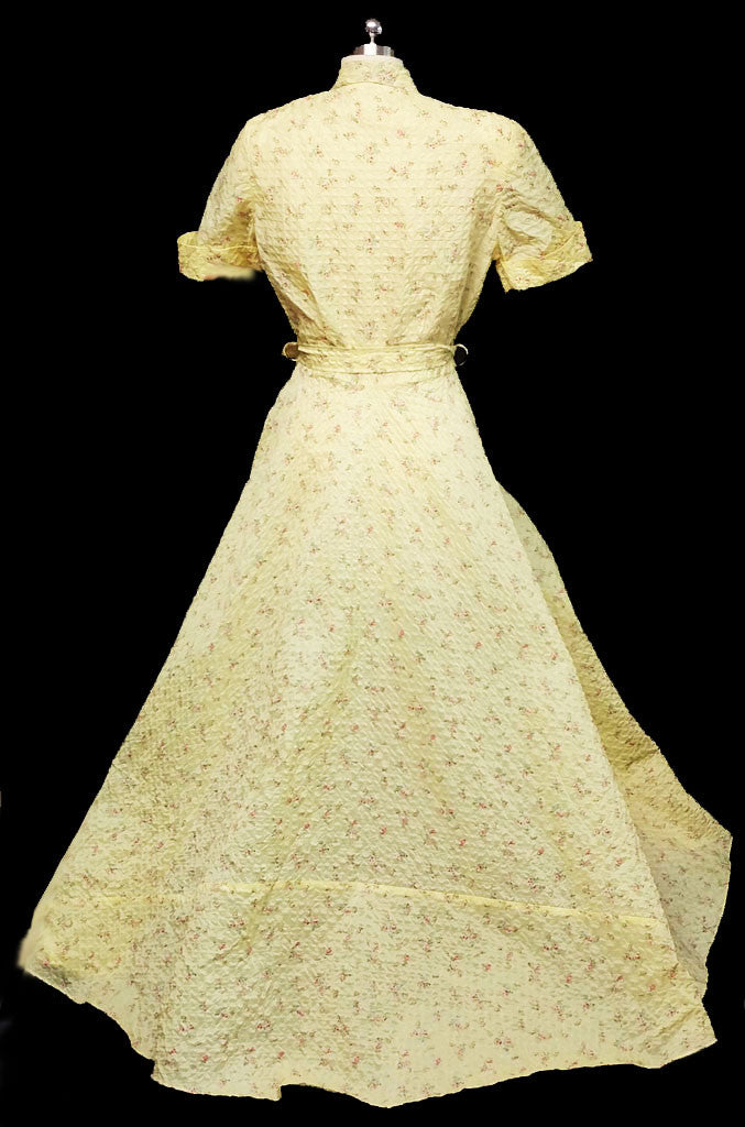 retro dressing gown VINTAGE '40s / '50s GLAMOROUS ORIGINAL PAULETTE - CHICAGO FLORAL SEERS – Vintage Clothing & Fashions
