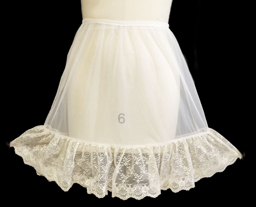 VINTAGE 1950s IVORY LACE SLIP WITH TIERED FLOUNCE HEM | XS-M