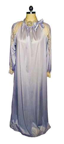 *  GLAMOROUS VINTAGE VICTORIAN-LOOK SANS SOUCI LACE HIGH NECK NIGHTGOWN DRESSING GOWN WITH BEAUTIFUL LACE SLEEVES