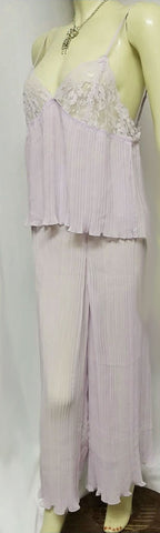 *LOVELY LACE & PLEATED PALAZZO LOUNGING OUTFIT / PAJAMA SET IN WISTERIA - LARGE - LIKE NEW