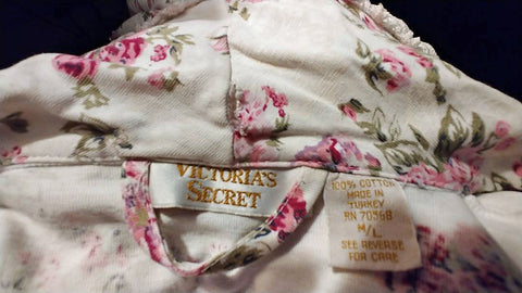*VINTAGE VICTORIA'S SECRET COUNTRY GIRL TURKISH COTTON ROBE ADORNED WITH PINK & MAGENTA FLOWERS