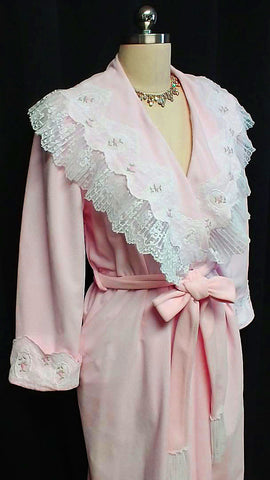 *VINTAGE GLAMOROUS 1980s VANITY FAIR PINK VELOUR DRESSING GOWN ROBE WITH HUGE PLEATED LACE EMBROIDERED SHAWL COLLAR