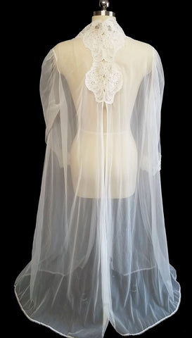 BEAUTIFUL SHEER BRIDAL NYLON PEIGNOIR ADORNED WITH CHANTILLY LACE APPLIQUES & GORGEOUS BACK