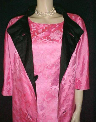 * GORGEOUS VINTAGE 1960s- EARLY 1970s HOT PINK ROSE SATIN BROCADE DRESS WITH METAL ZIPPER & REVERSIBLE COAT FOR 2 DIFFERENT LOOKS - MADE IN HONG KONG